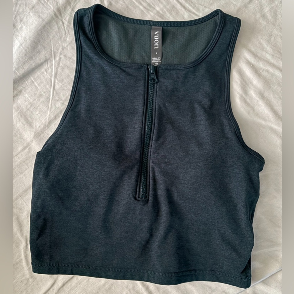 Vuori Women's Green Scuba Zip-Up Crop Top